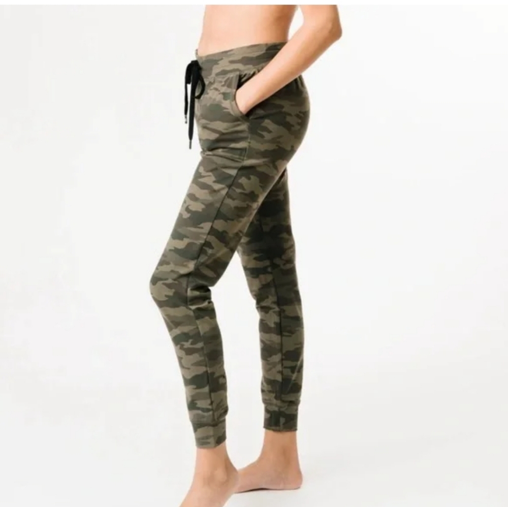 Sold Zyia Active Camo Joggers Fitness Excersize Pants - Picture 1 of 6